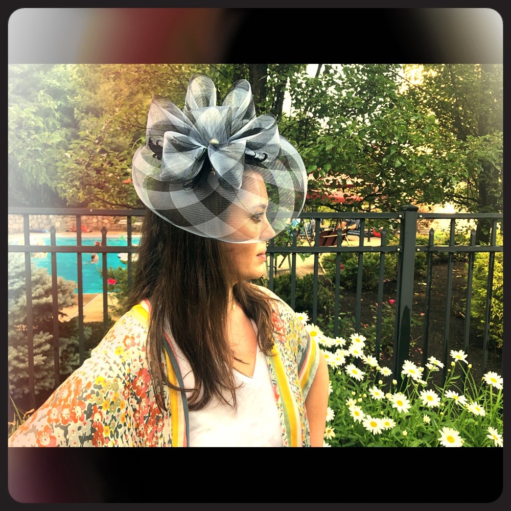 Cara Black and White Fascinator Clip